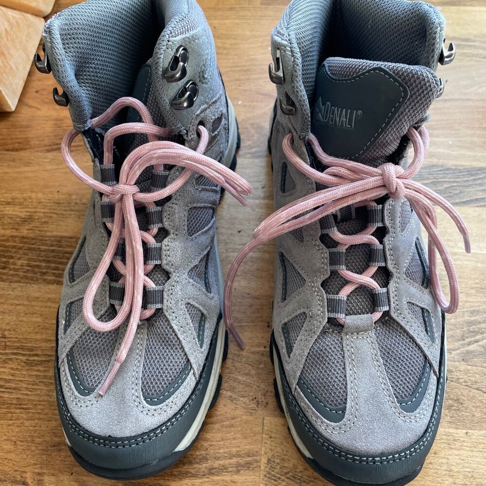 Denali Womens Hiking 7.5 Suede lace up ankle boots